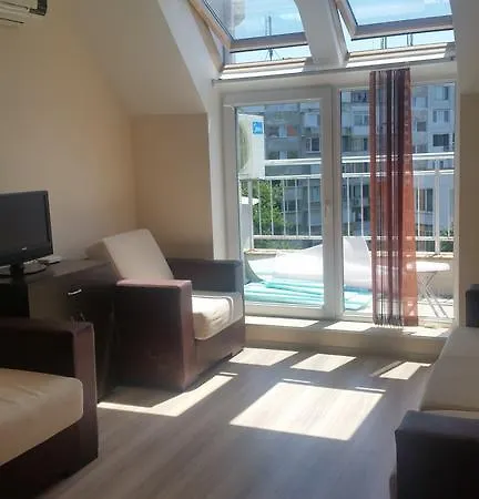 Апартамент До Морската Градина Appartamento Burgas