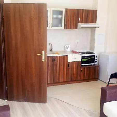 Апартамент До Морската Градина Appartamento Burgas